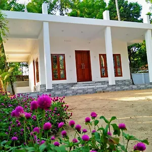 Coconut Garden Homestay Cherai Beach