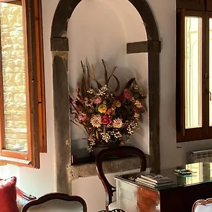 Elegant Ramaglianti Flat -santo Spirito District Apartment Florence