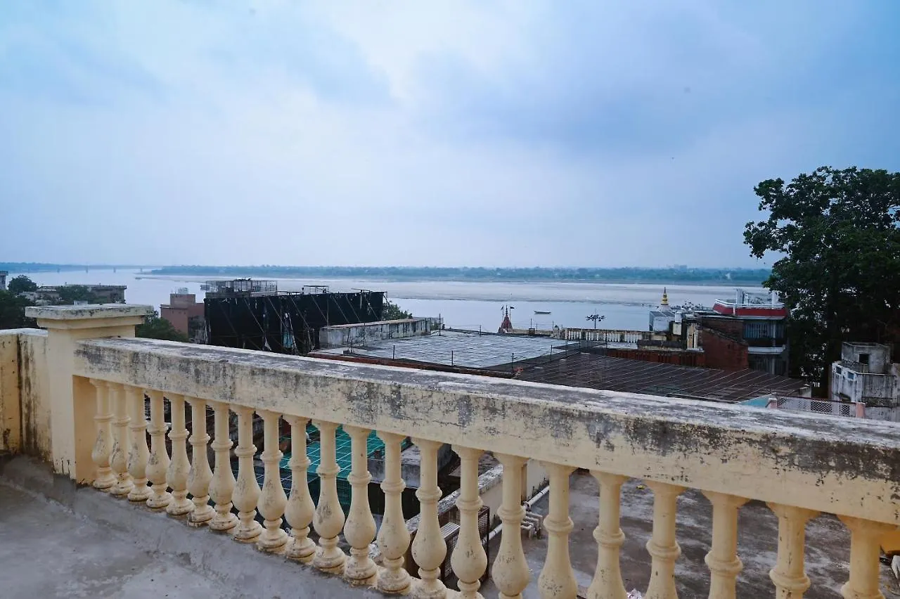 Ganga Darshanam Guesthouse At Dashashwamedh Ghat 바라나시 2*,  인도